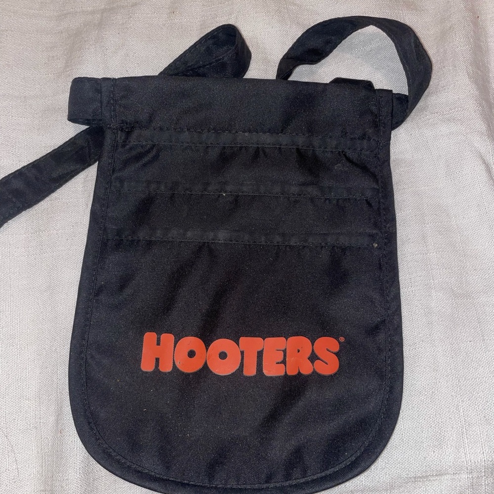 Black hooters pouch